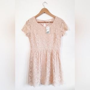 Forever 21 lace mini-dress